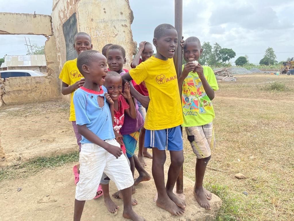 Group of kids smiling